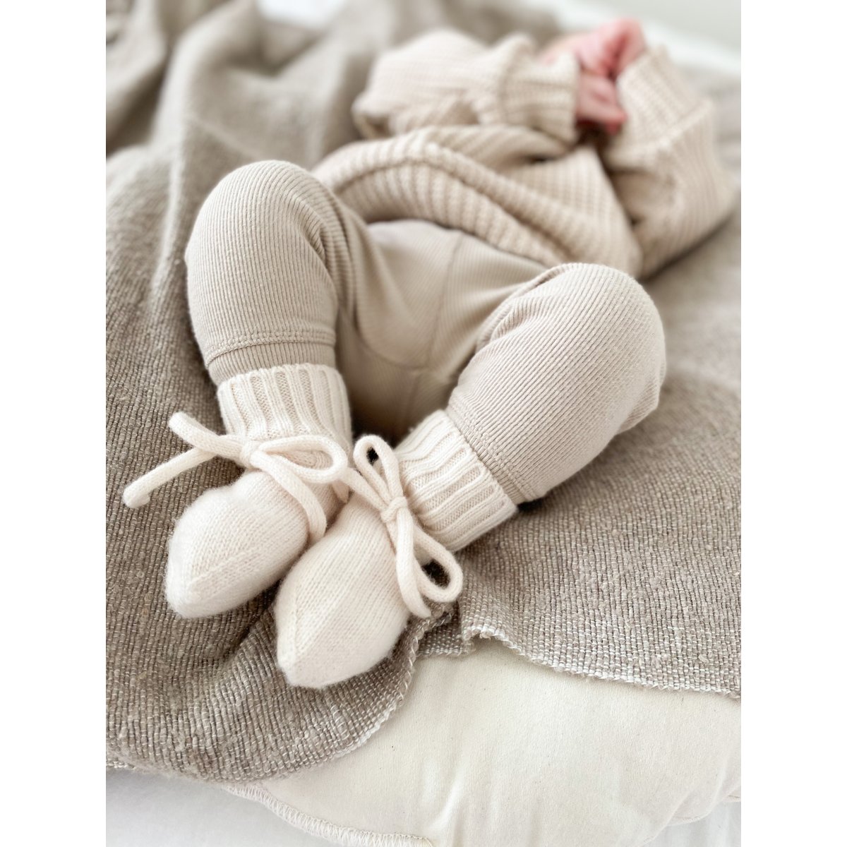Merino wool bootie slippers off white