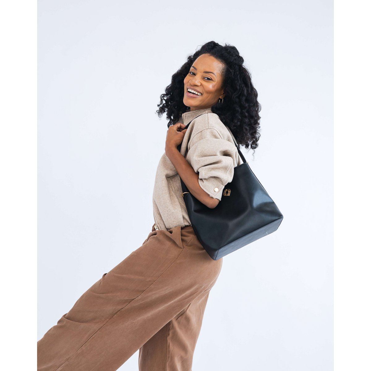 Bucket Bag Nila Bamboo Leather Black