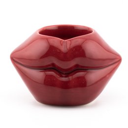 Earthenware tea holder kiss