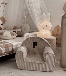 Cord-Babystuhl mit Buchstaben