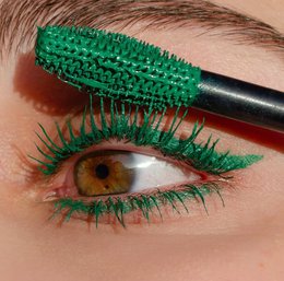 Fir green mascara