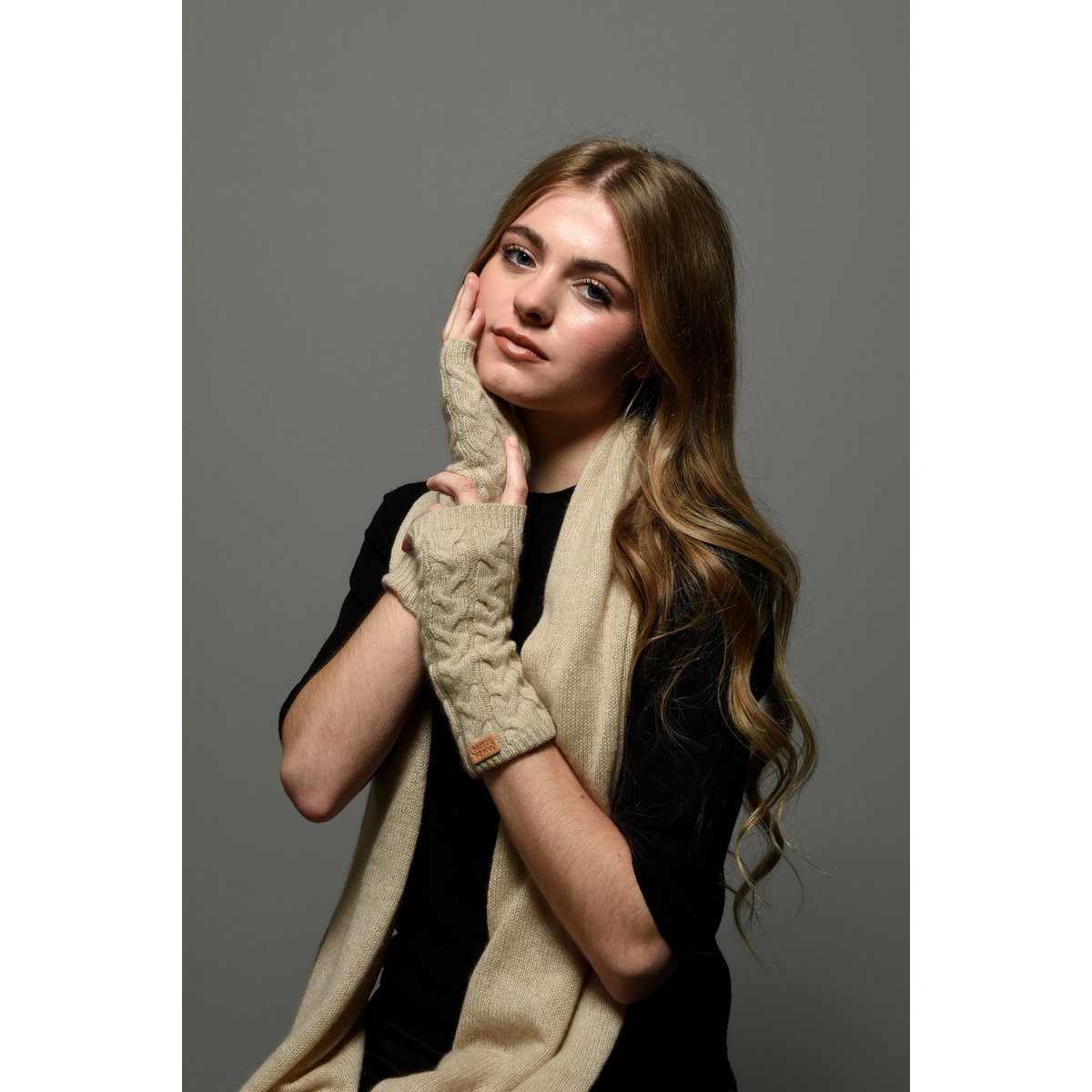 "Anou" Fingerless Cashmere Gloves