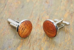 Boutons de manchette ronds élégants en bois d'acajou véritable, diamètre env. 18 mm, incrustation arrondie avec un beau grain