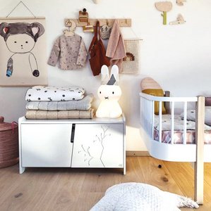 bird&berry night stand