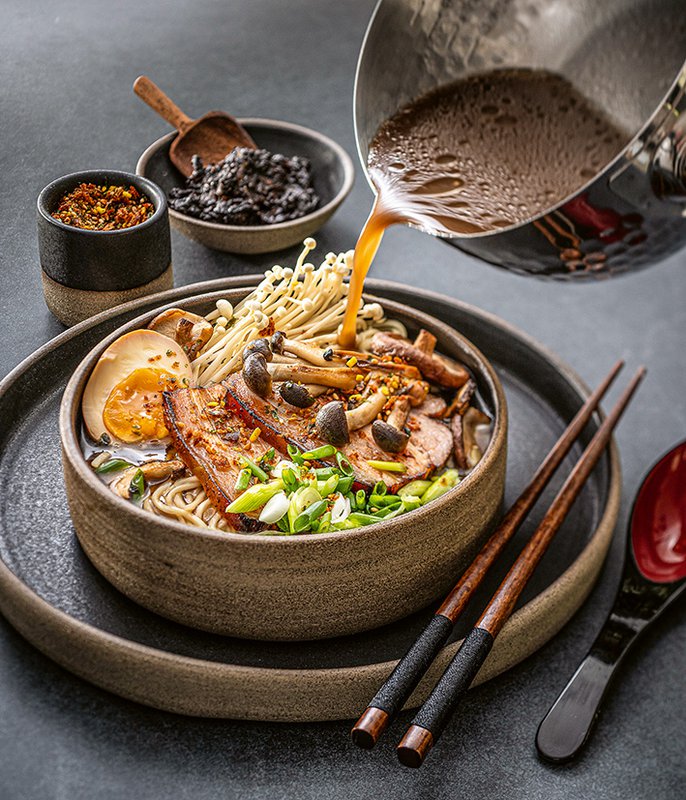 Ramen. Traditionelle og moderne soulfood-opskrifter at nyde