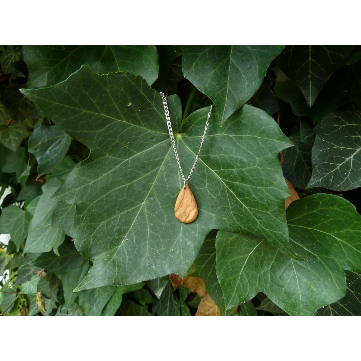 Collier en bois d'olivier à gros grains en forme de goutte, chaîne gourmette argentée en acier inoxydable, fait main