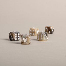 Juego de dados marrón (PU = 8 juegos)