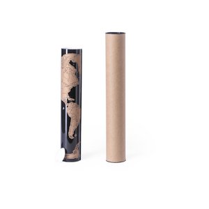 World map for traveling lovers, made of laminated paper. Just scratch the surface of your chosen country and it will be marked. Including scratching tool, comes presented in an attractive cardboard case with eco design.