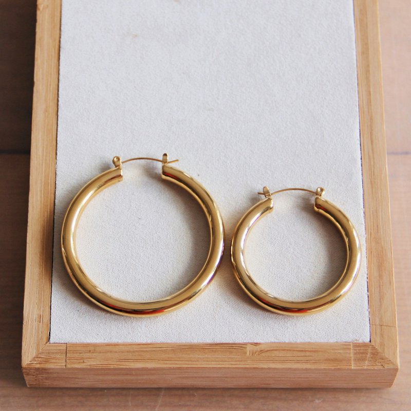 Stainless steel hoop maxi '40mm' – gold