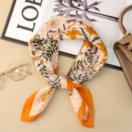 Foulard carré femme 70x70 fleurs champêtres orange