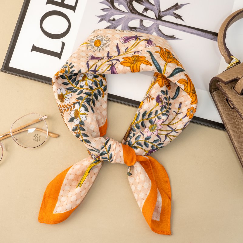 Foulard carré femme 70x70 fleurs champêtres orange