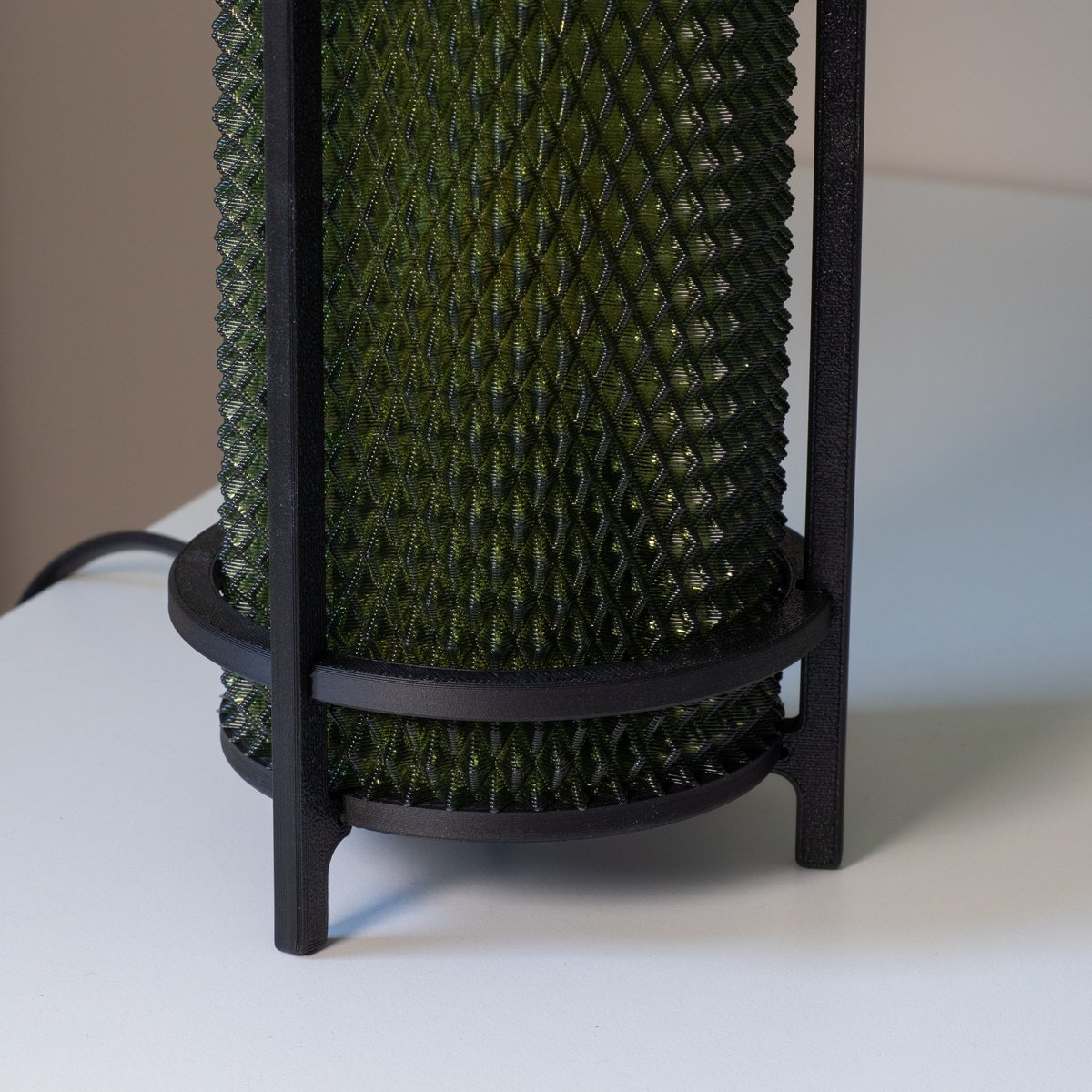 Lampa Olive PRISM – nowoczesny geometryczny klosz, PETG z recyklingu, oświetlenie otoczenia, E14