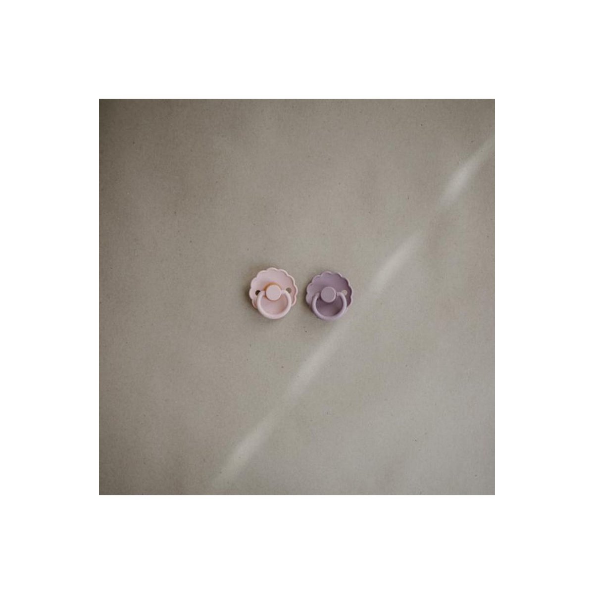 FRIGG Daisy pacifier, Soft Lilac