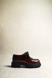 ODDA CASTAGNA BRUIN – Leren dikke loafers met Bambi-haardetail