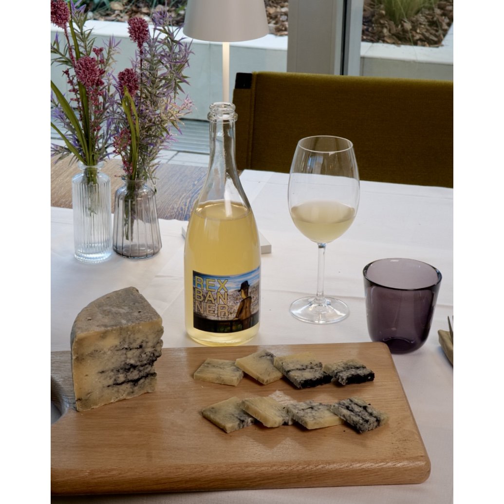 🇬🇧 Pecorino marmoriert mit Trüffeln – handwerklich hergestellter Käse, verfeinert mit Trüffeln