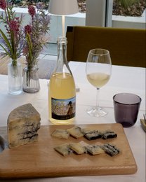 🇬🇧 Pecorino marbled with truffles – artisanal cheese refined with truffles
