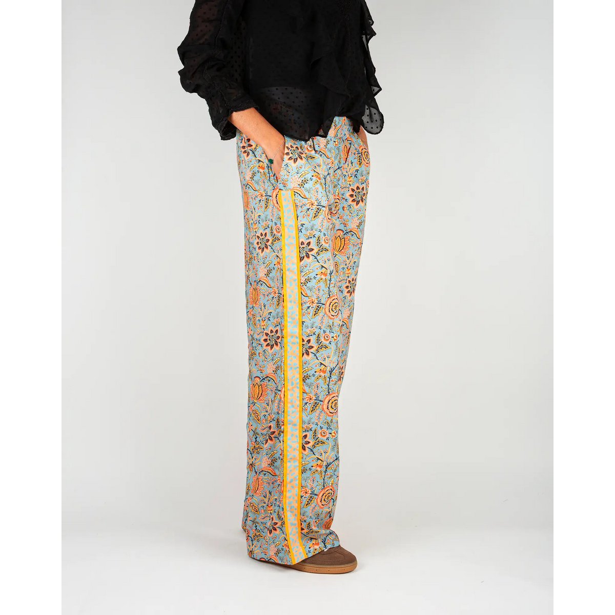 Pantaloni fluidi da donna con stampa Lolem blu