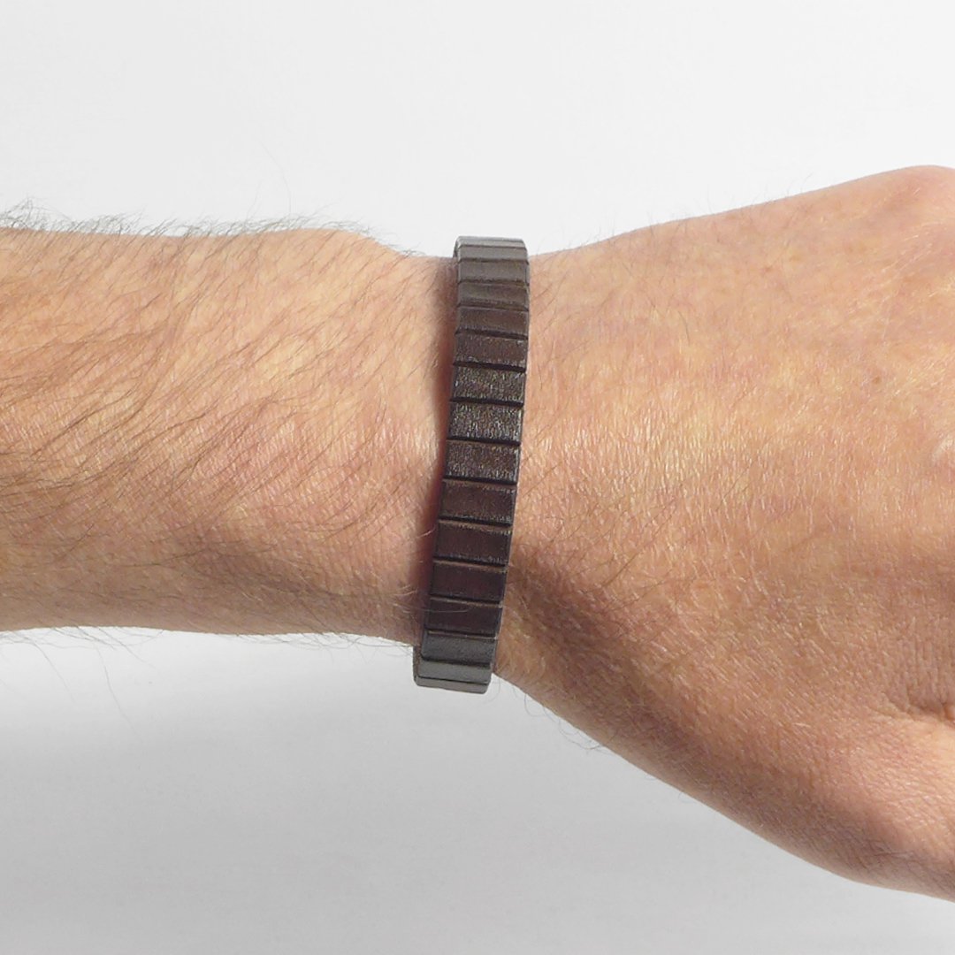 Leather Star HL83 – men's bracelet in brown with black magnetic clasp
