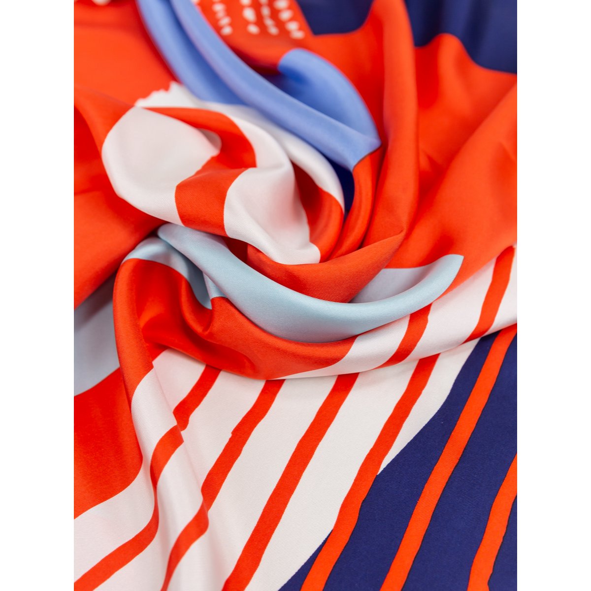 Square silk scarf 90x90 hand-rolled sewing