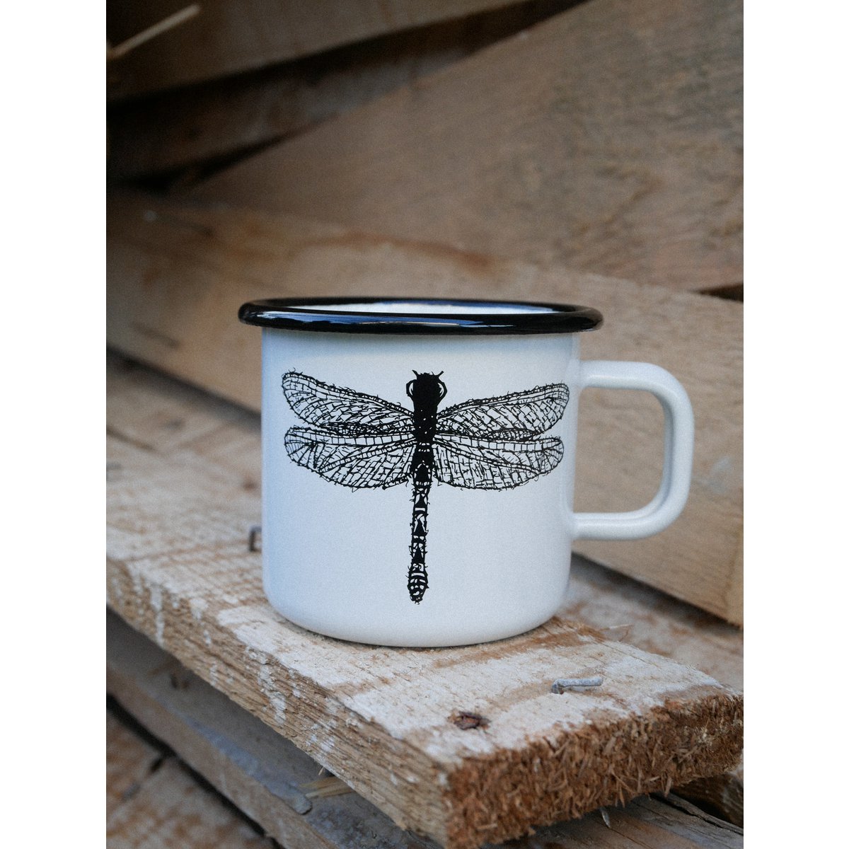 Taza esmaltada libélula