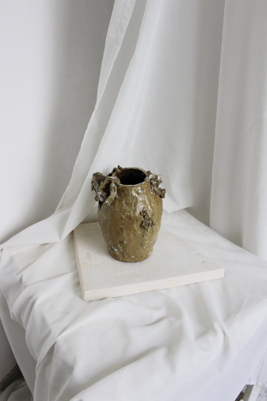 Vase en céramique vert rustique unique fait à la main