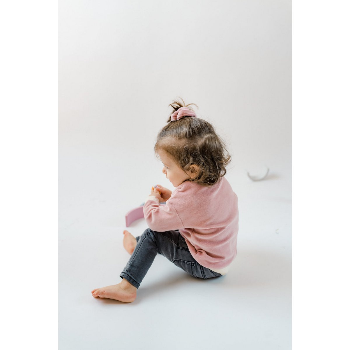 *Bestseller* Sustainable Color-block Baby Sweater | Mauve med Ecru arm | 100% GOTS certificeret økologisk bomuld