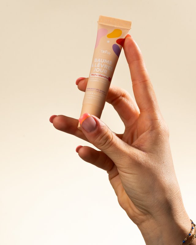 Distributor : Day Lip Balm Peach Aroma 100% Natural & Vegan