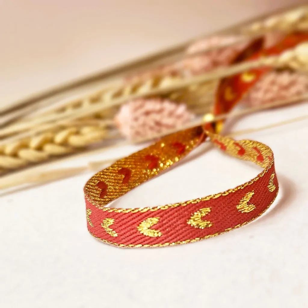 Ribbon bracelet hearts red