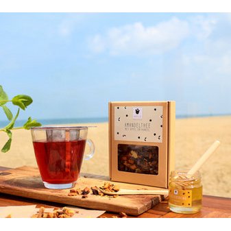 Almond Tea with Apple and Cinnamon