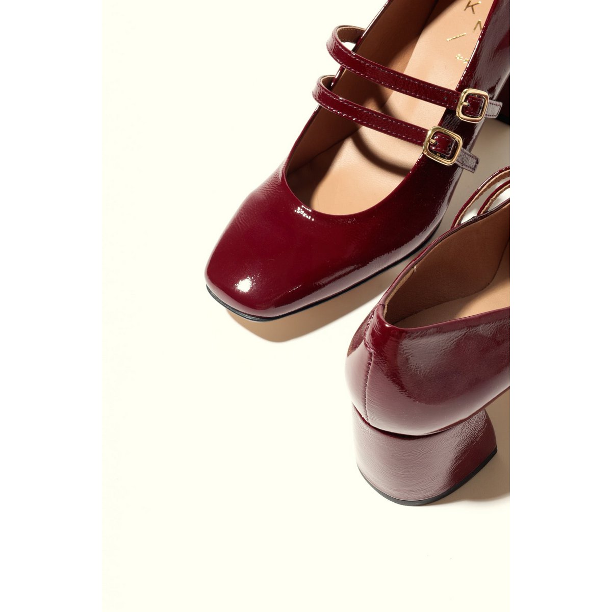 MAITE BURGUNDY – Mary-Jane-Schuhe mit doppeltem Riemen und Absatz
