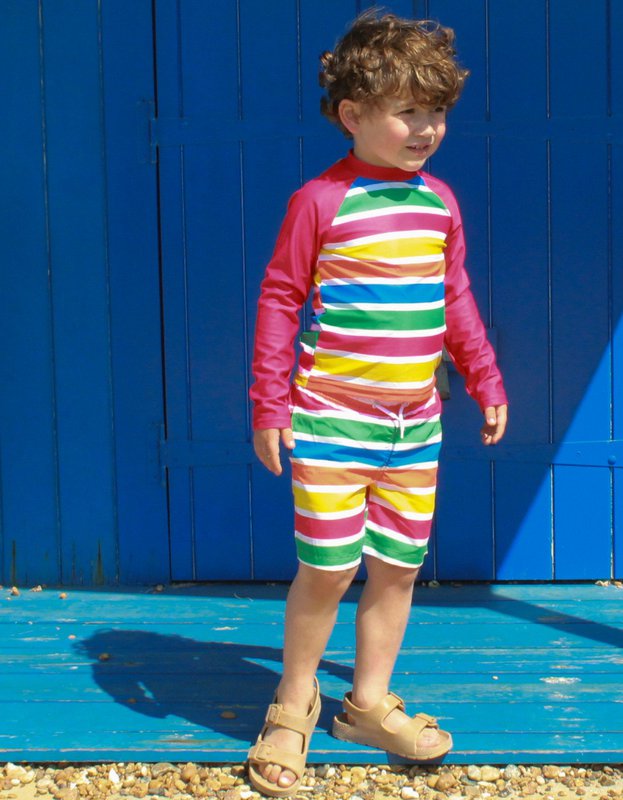 Kinder Schwimmshorts mit Happy Streifen, UV-Schutz UPF 50+