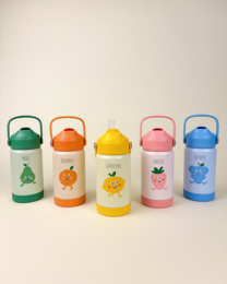 Colorful, insulated kids water bottles with animal designs. Available in pink, yellow, blue, green, and orange. Durable, leak-proof, and easy to carry.