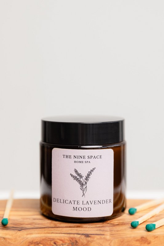 DELICATE LAVENDER Mood Kerze - Braunglas Mini