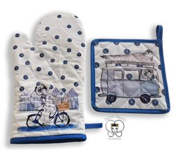 Zeeland souvenir | Delft Blue Oven Mitt & Coaster | Zeeland girl
