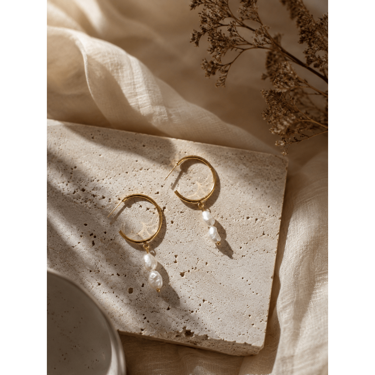 CHARLIZE – Creolen mit goldenen Flussperlen