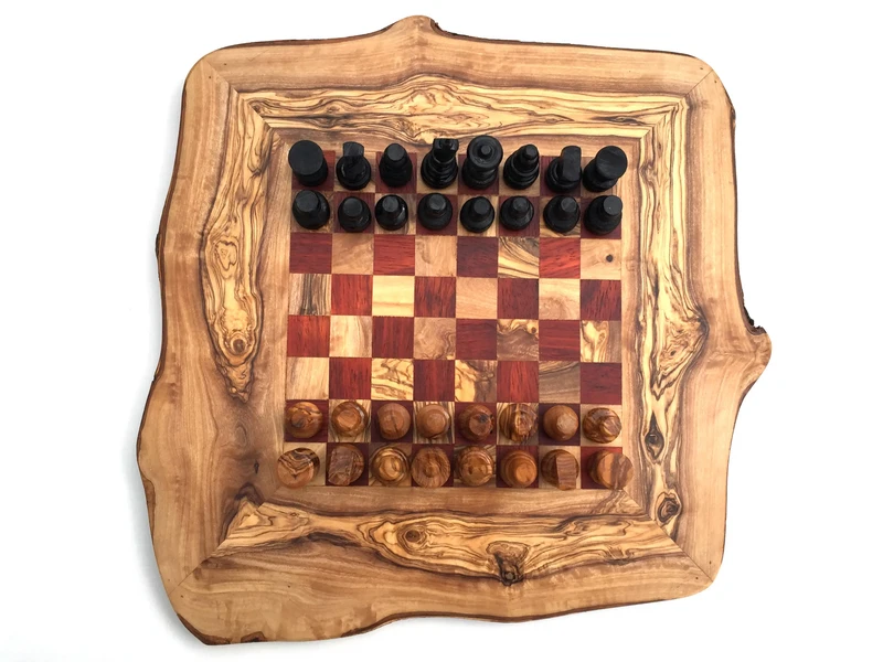 Chess game chessboard Gr. M handmade from olive wood
