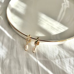 Golden Arc - Earrings with river pearl Gold plated