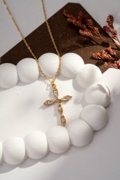 Kristal en glanzende roestvrijstalen ketting