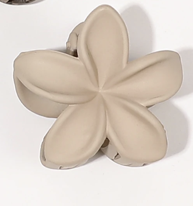 TIARA FLOWER CLIP