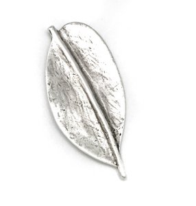 Verzilverde bladbroche 8,5x4cm "Perfect leaf Gd"