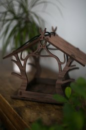 Vogelhäuschen, hängendes Vogelhäuschen aus Holz