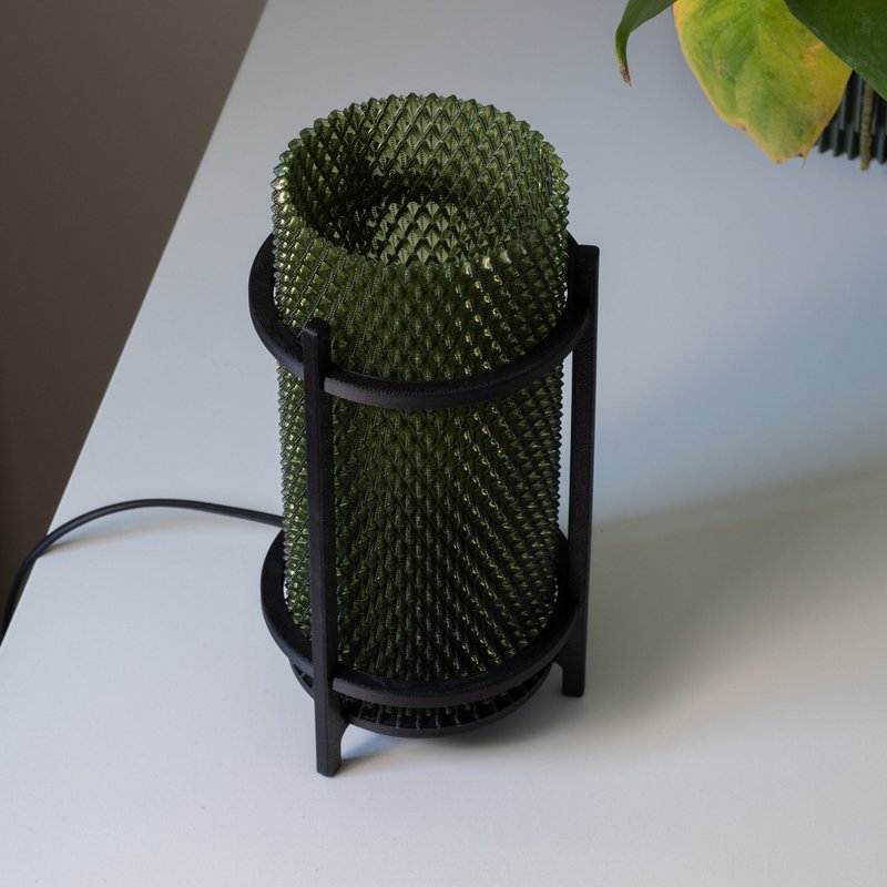 Oliven PRISM lampe – moderne geometrisk skærm, genanvendt PETG, omgivende belysning, E14