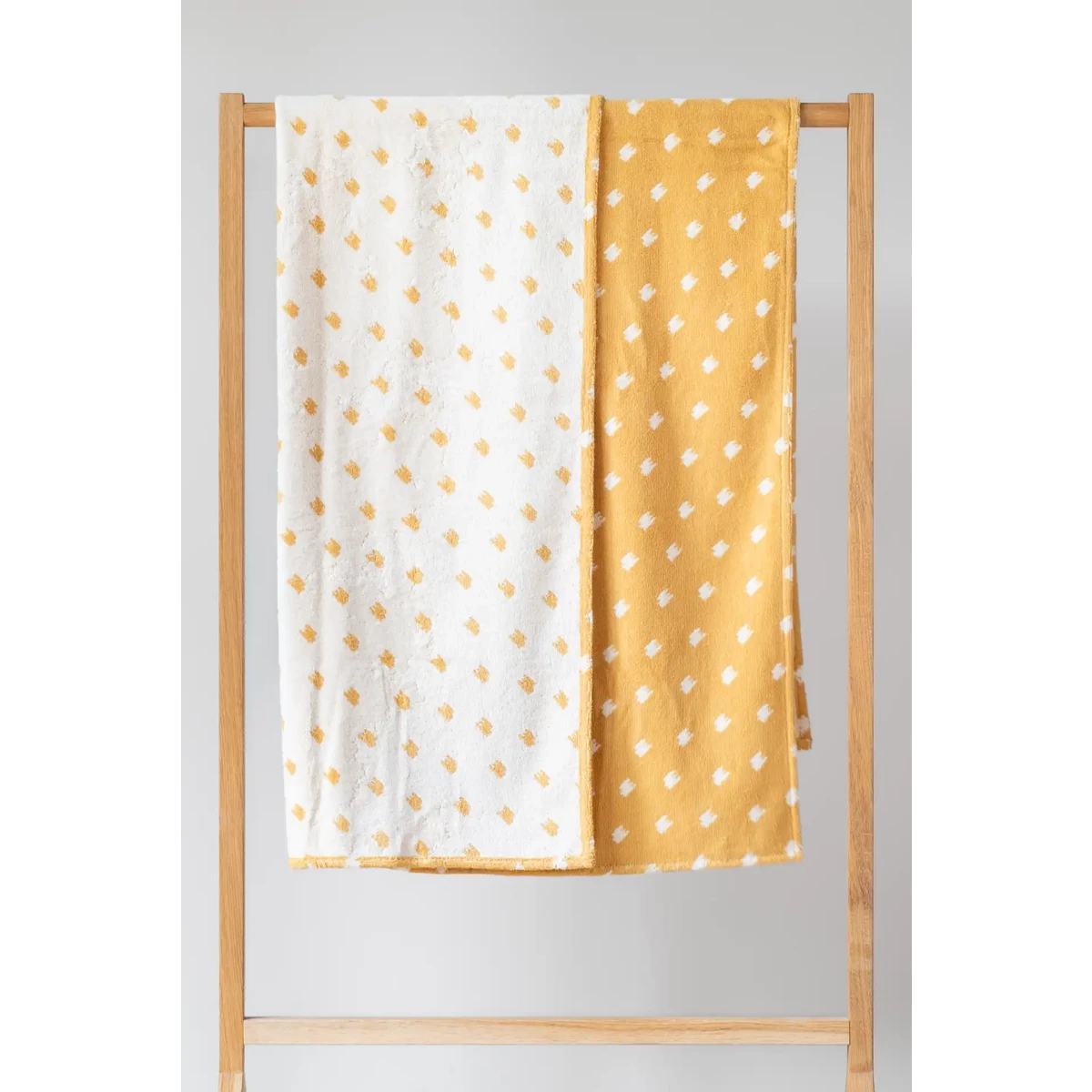 jacquard Beach Towel - pied-de-poule - yellow/ white