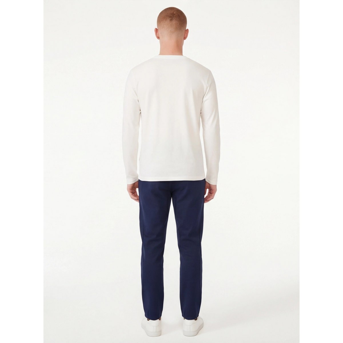 Vêtements sculptés – à partir d'un tissage dense avec une coupe impeccable
