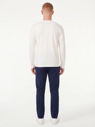 Vêtements sculptés – à partir d'un tissage dense avec une coupe impeccable