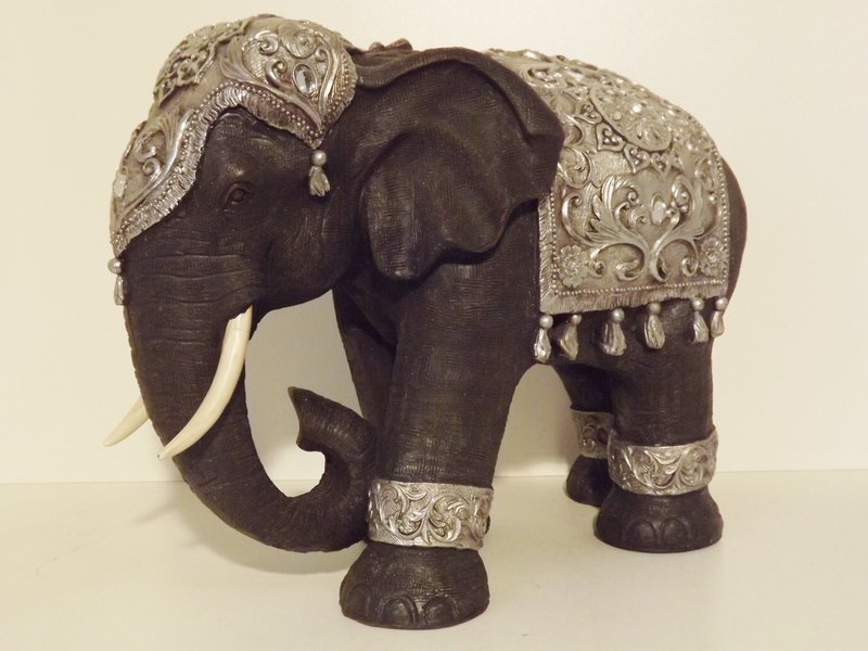 Large black-silver elephant polyresin
