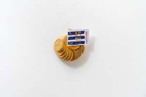"Pieces de Paris" net - 35% milk chocolate