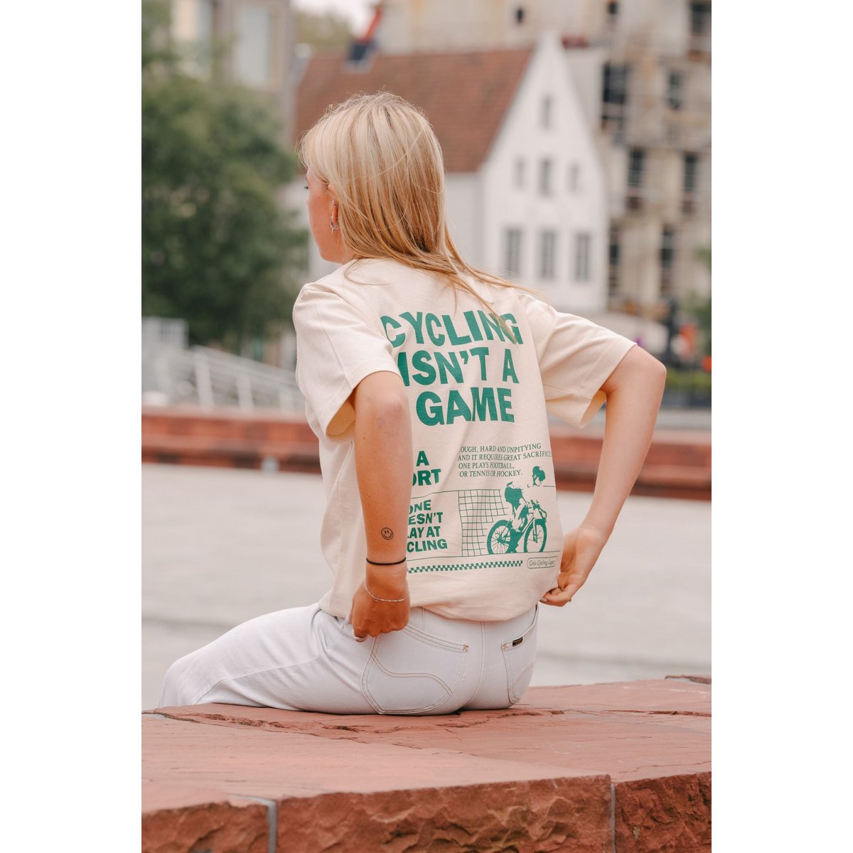 Kolarstwo to nie gra, oversize'owa koszulka rowerowa unisex (naturalna - zielona)