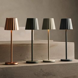 Maya Shadow Grey Ribbed Bordlampe