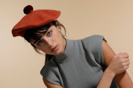 Wool beret with pompom